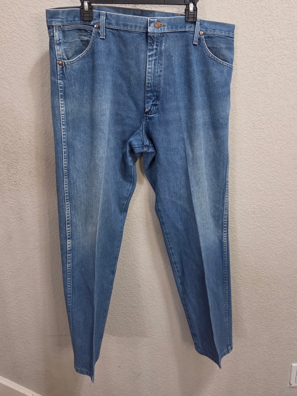 Wrangler Men’s Light Blue Bootcut Denim Jeans